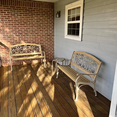 Bears Valley Inn - Great Location! - Peaceful, Children And Dog Friendly Retreat - Less Than 15 Min To All Attractions - Private Pool Club & Fishing Hole - Game Room With Tv Sevierville Eksteriør bilde